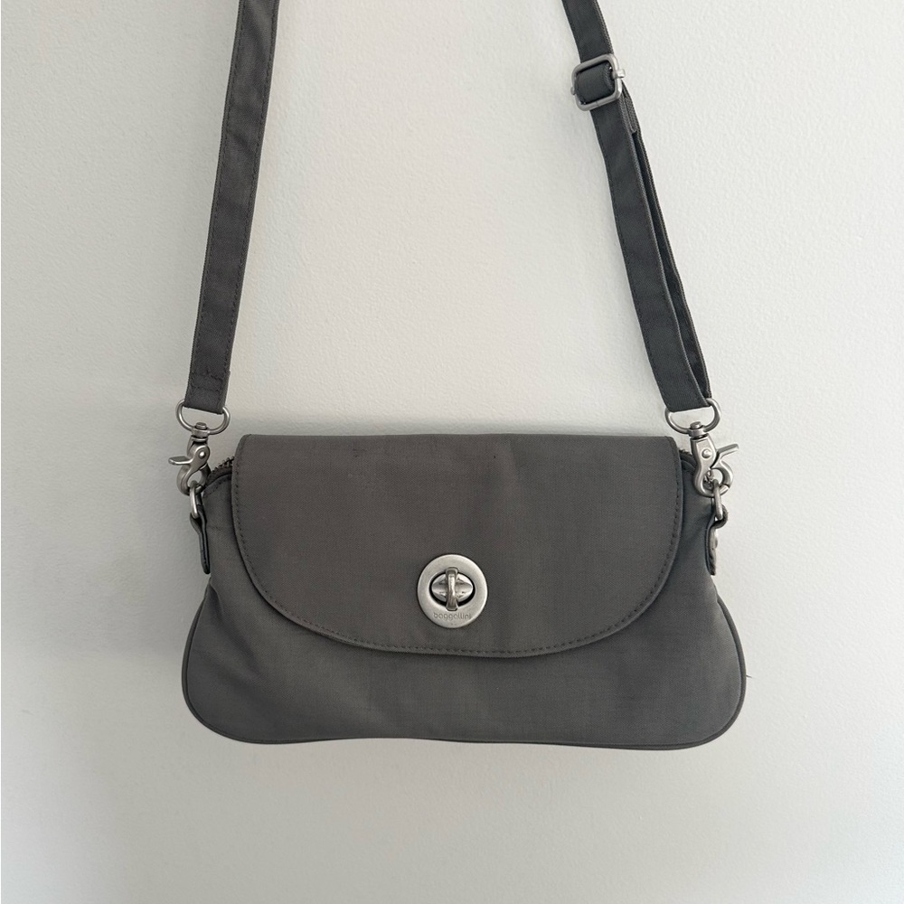 Grey battalion bag in good condition.